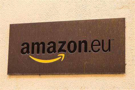 amazon paid  corporation tax  european operations  year  record sales latest
