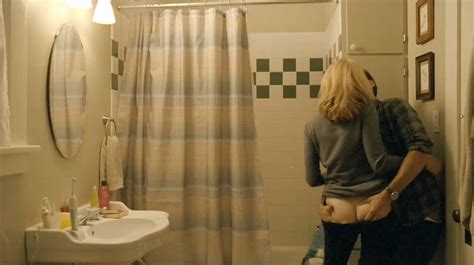 elizabeth banks nude butt and sex in the bathroom from the details