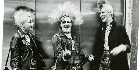 matucana 100 se pone punk y celebra los 40 años del movimiento saborizante nueva mujer
