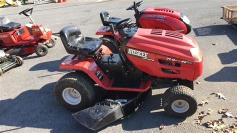 huskee   cut lawn tractor  hp briggs hash auctions