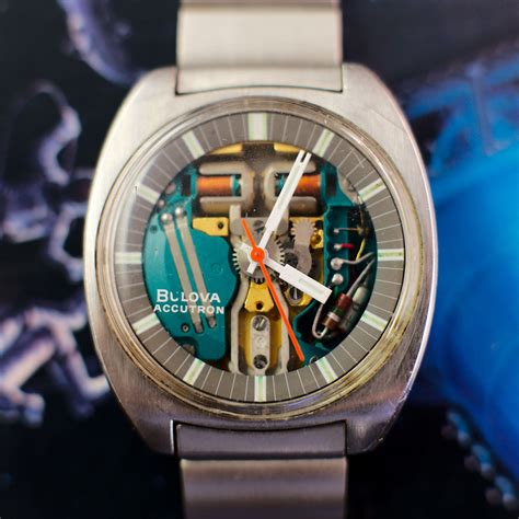 accutron spaceview   buying  time vintage watches