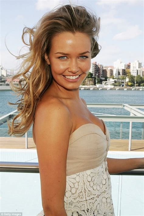 An Inside Look At Lara Bingle S Hair Evolution Daily Mail Online