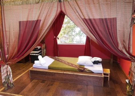 essence thai spa    reviews day spas  beach st