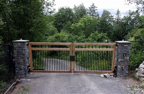 double swing gate   touch  wood driveway gate diy driveway