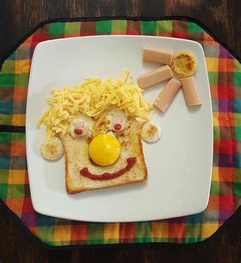 eggy faces  quick  easy kid friendly breakfast recipe delishably