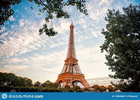 eiffel tower at sunset in paris france hdr romantic