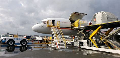 cargo handling newark airport choice aviation services