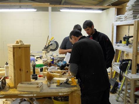 carpentrycourse participants   intensive carpentry