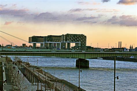 blick auf die kranhaeuser foto bild natur landschaft architektur