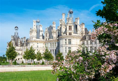 french chateaus   stood  test  time travel insider