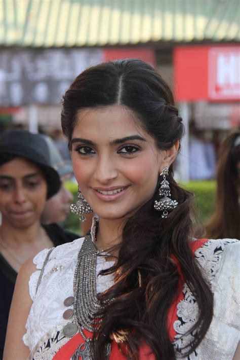 high quality bollywood celebrity pictures sonam kapoor