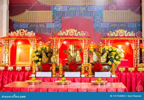 chinese shrine chinese  year party table  red  gold theme