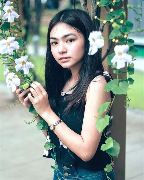 image    person flower dexie diaz filipina girls