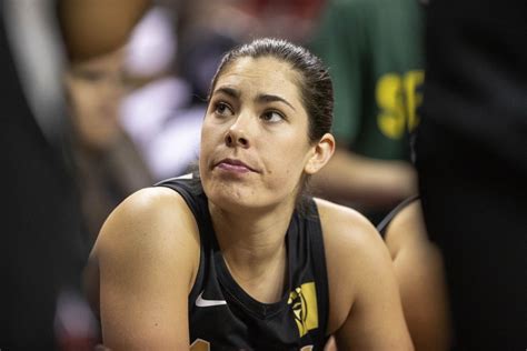 Kelsey Plum Returns To Uw Searching For The Same Happiness That