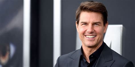 tom cruise is too old for jack reacher says author lee