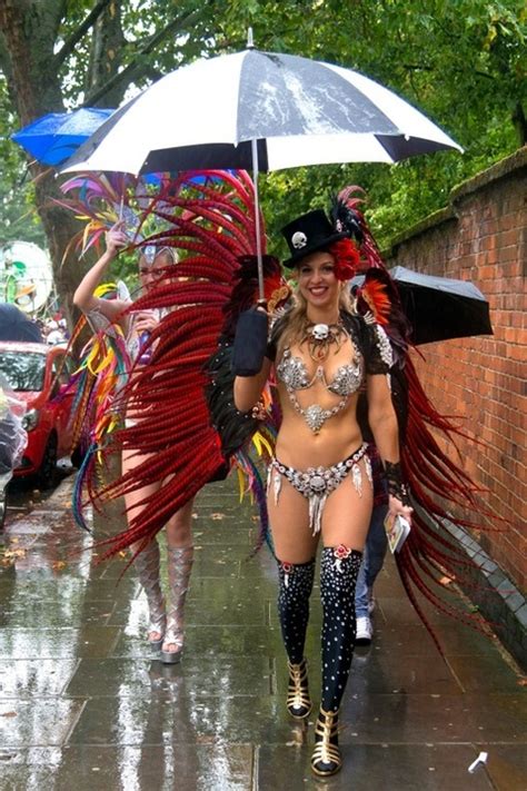A Million Hit The Streets For Notting Hill Carnival See The Sexy
