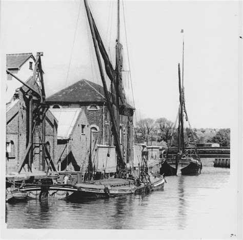 wivenhoe heritage sailing barges   hythe