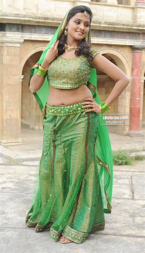 Hot Indian Film Actress Pics Remya Nambeesan New Navel Photos