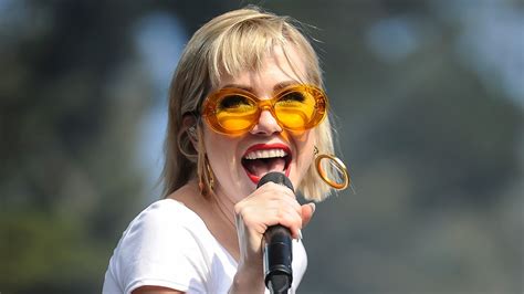 Vice Carly Rae Jepsen Made A Dance Playlist That Could