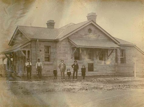 32 amazing found photos show australian post offices in the late 19th