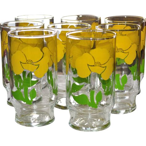Set Of 8 Sunny Yellow Flower Drinking Glass Tumblers From