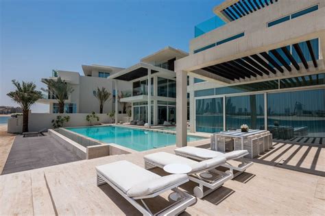 luxury villas  sale  dubai luxury tip villa  palm jumeirah dubai uae luxury houses