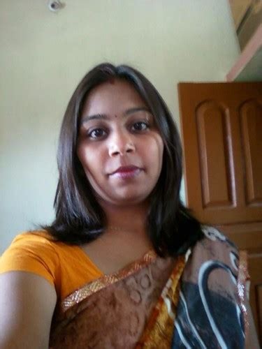 kerala desi wife taking sexy selfies showing milky boobs indian nude girls