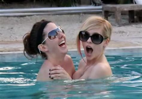 avril lavigne caught naked in the pool with her friend pichunter