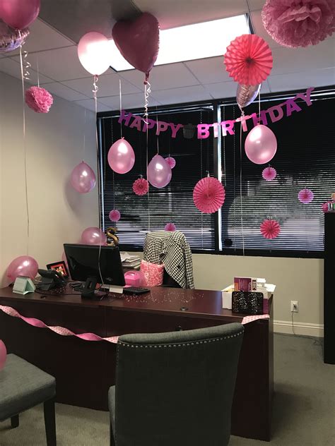 pin  kelly tran  cubicle office birthday decorations office