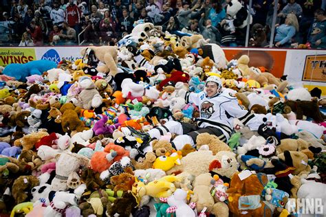 The Hershey Bears Break World Record At Annual Teddy Bear Toss Photos