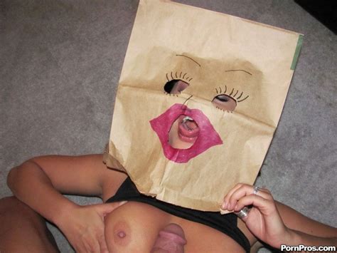 amateur with a bag over the head gets fucked hard pichunter