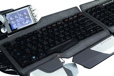Mad Catz Unveils Strike 7 Gaming Keyboard With Touchscreen And Modular