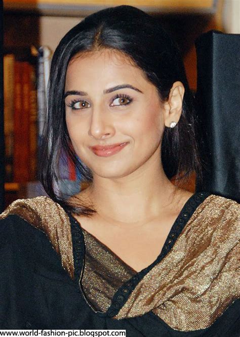 Bollywood Actress Vidya Balan Indian Fashion