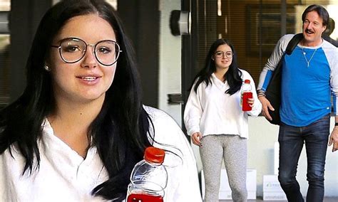 ariel winter spends quality time with father glenn workman daily mail online