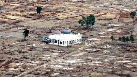 gempa  tsunami dahsyat  aceh tewaskan  ribu