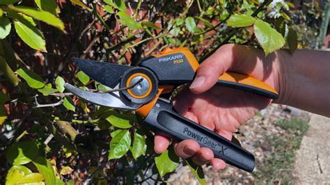 fiskars gartenschere powergear  rollgriff px bypass