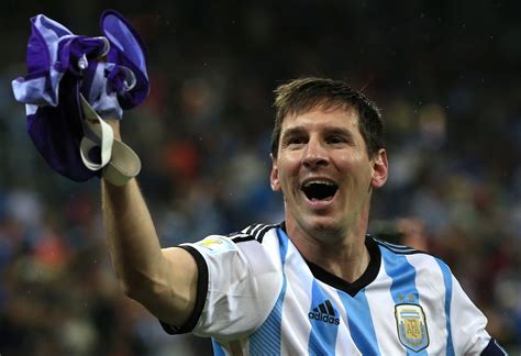 argentina reaches world cup final  penalties al arabiya english