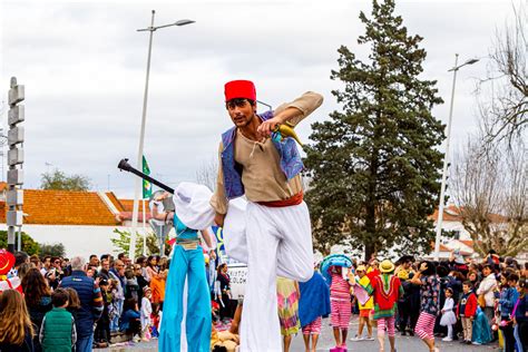 vila alentejana de cuba celebra carnaval   folioes