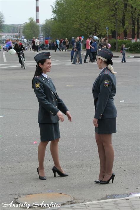 清らかな雰囲気からセクシー路線まで、ロシアの女性警察官の写真いろいろ gigazine
