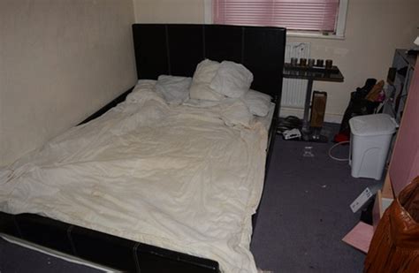 becky watts trial jurors are shown the bedroom where she