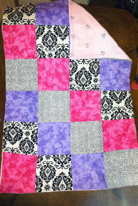 Easy To Make Quilt Great For Beginners 8 X8 Squares With Fleece