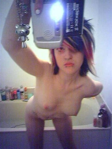 barely legal emo girlfriend makes xxx selfies