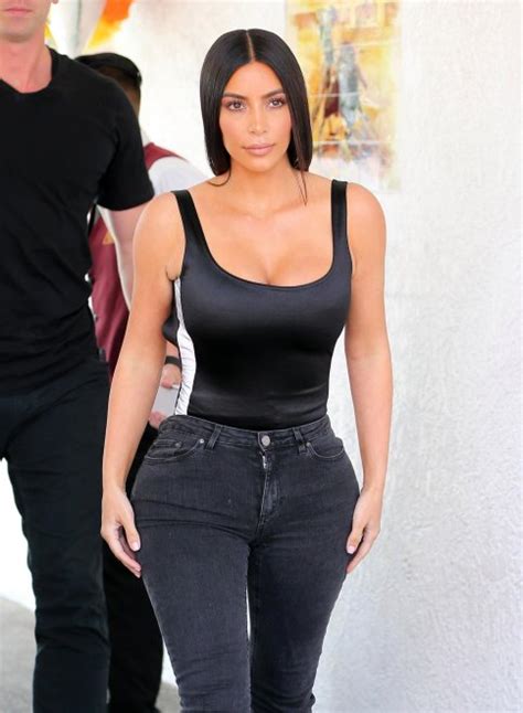 Kim Kardashians Hourglass Figure In Tight Black Jeans