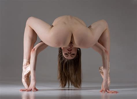 naked contorsionist blonde orgasm videos