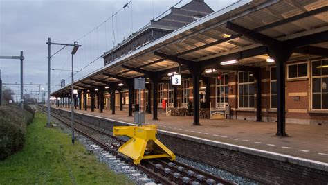 hoek van holland haven railway station ed webster flickr