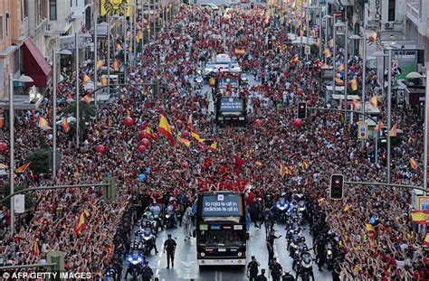 euro  spain celebrate   madrid daily mail