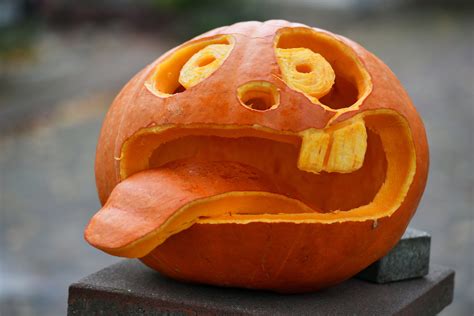 easy halloween pumpkin carvings