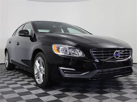 pre owned  volvo   drive  front wheel drive luxury