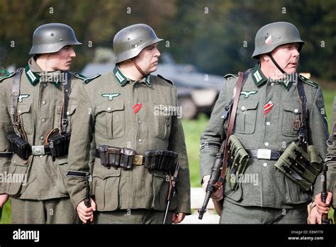 Deutscher Soldat Soldaten Ww2 Militärische Reenactor Reenactment Kampf