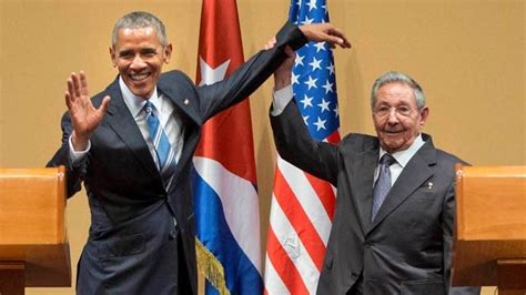 dnaedit obama shaking hands with raul castro marks symbolic end to